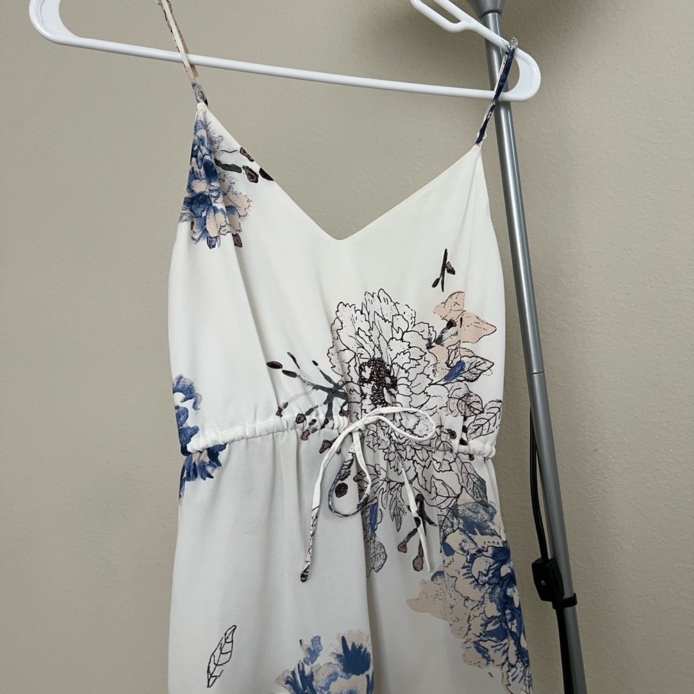 Aritzia Babaton Floral Camisole - White and Blue - Picture 4 of 7
